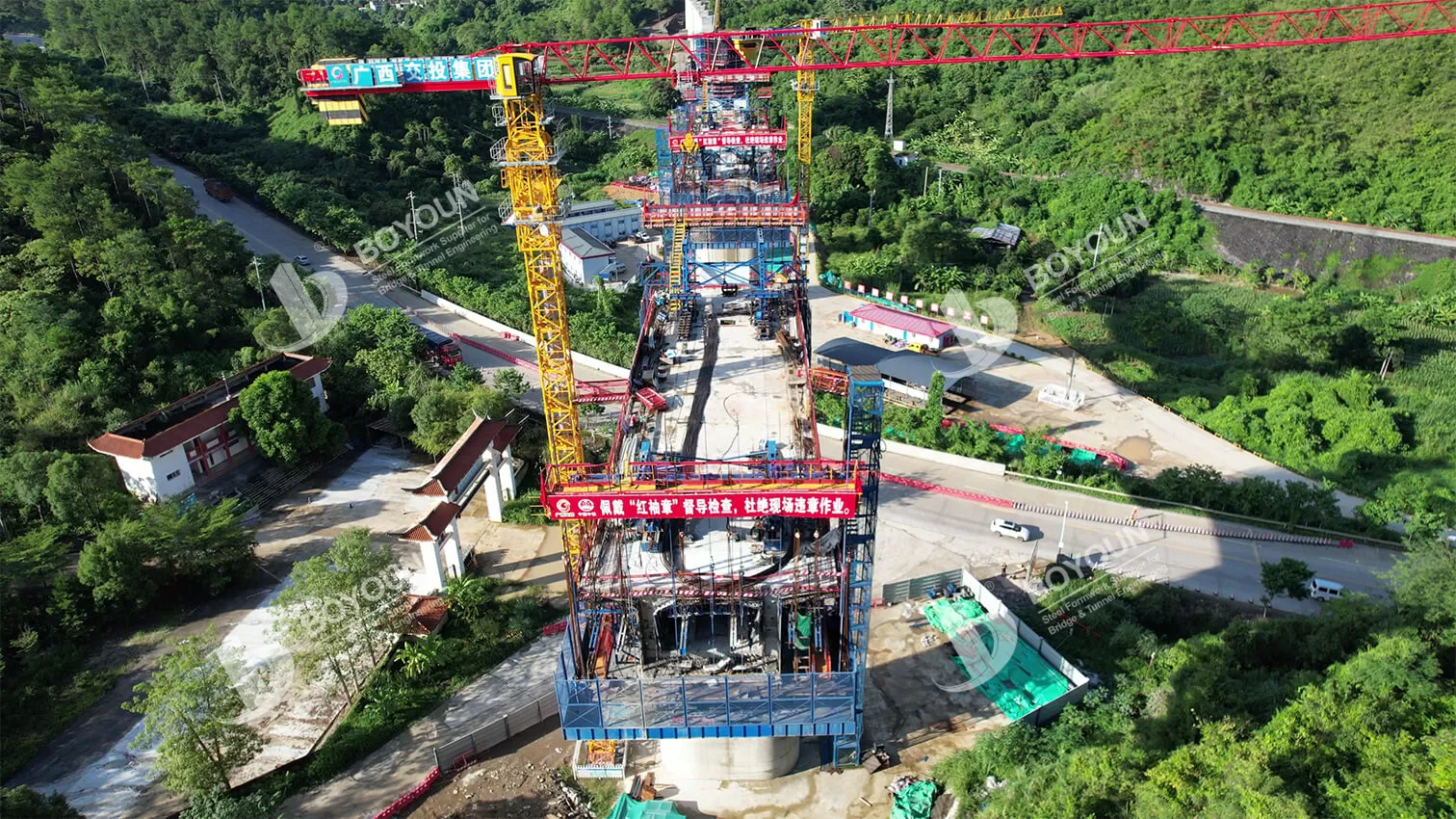 Cantilever Construction for Chongping Railway Extra Large Bridge