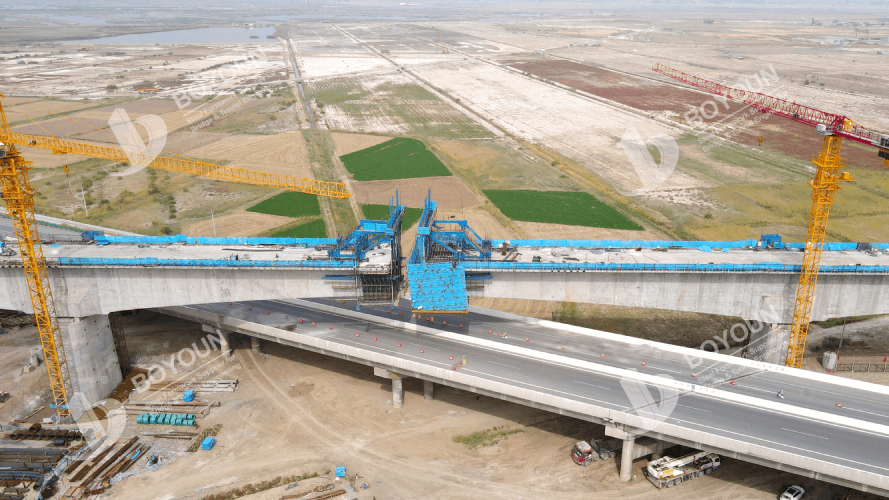 Baoyin Railway Shizuishan Extra Large Bridge Cantilever Form Traveller Case