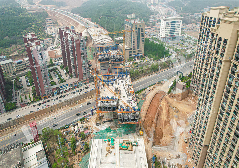 Cantilever Form Traveler with Main Span Below 150 Meters