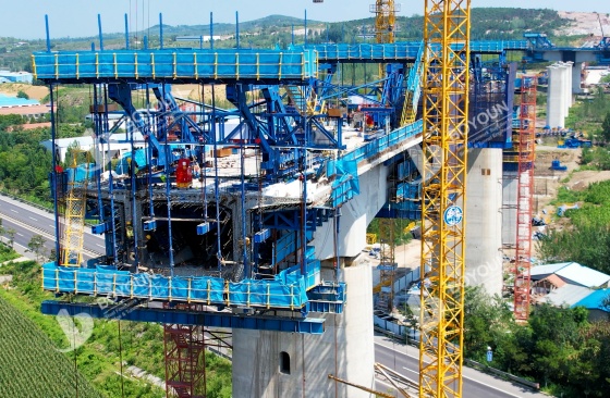 continuous beam over Provincial Highway 222