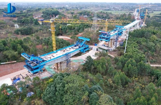 Cantilever form traveler